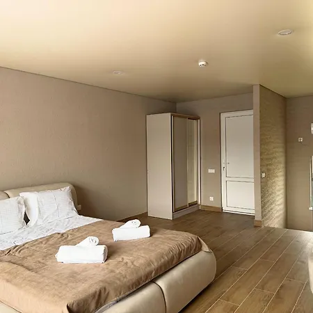 Brookside Hotel