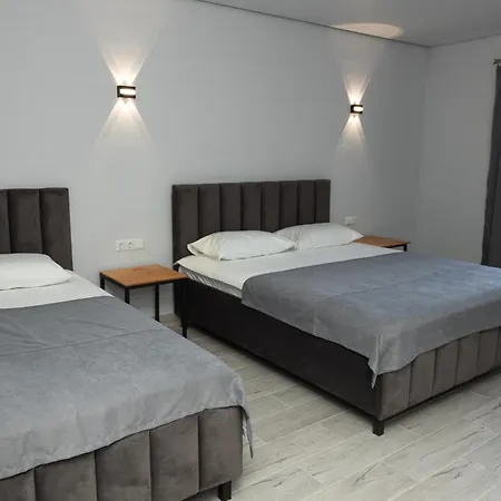 Brookside Hotel